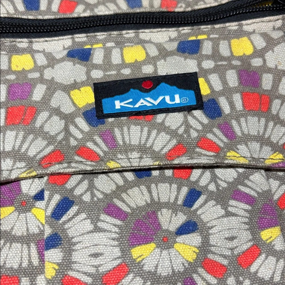 Kavu Geometric Canvas Crossbody